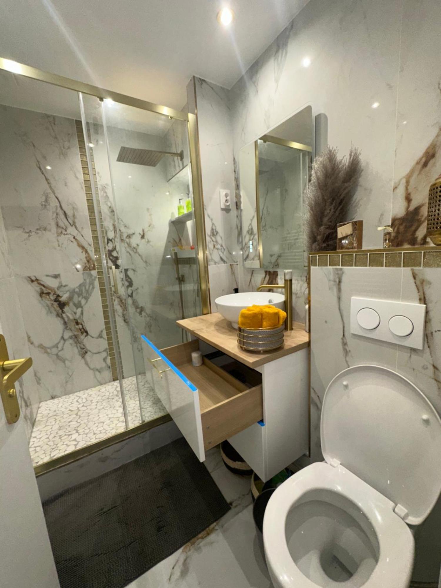 Appartement Parisien Buitenkant foto